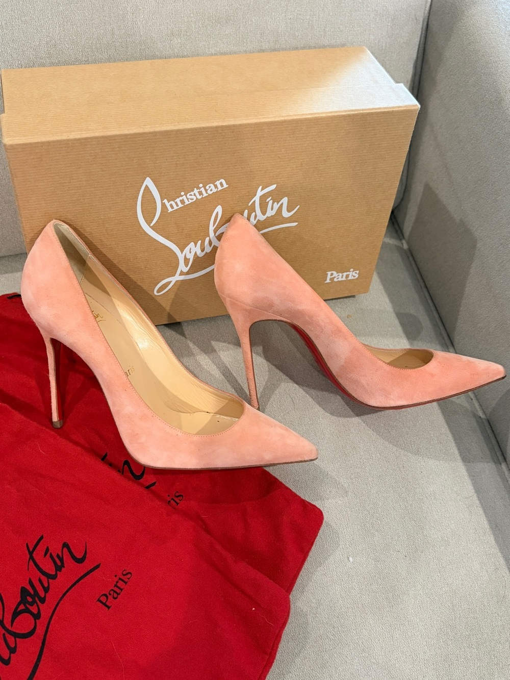 Christian Louboutin Décolleté 554 100 Guimauve Pink Suede Pumps Size 37
